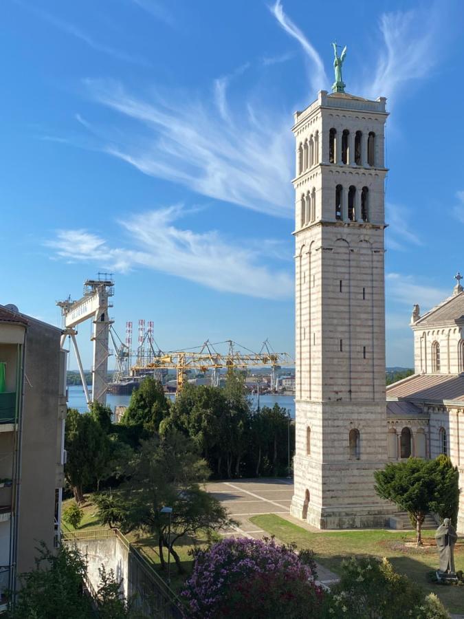 Апартаменти New Stylish & Modern Studio Apart - With Sea View Пула Екстер'єр фото