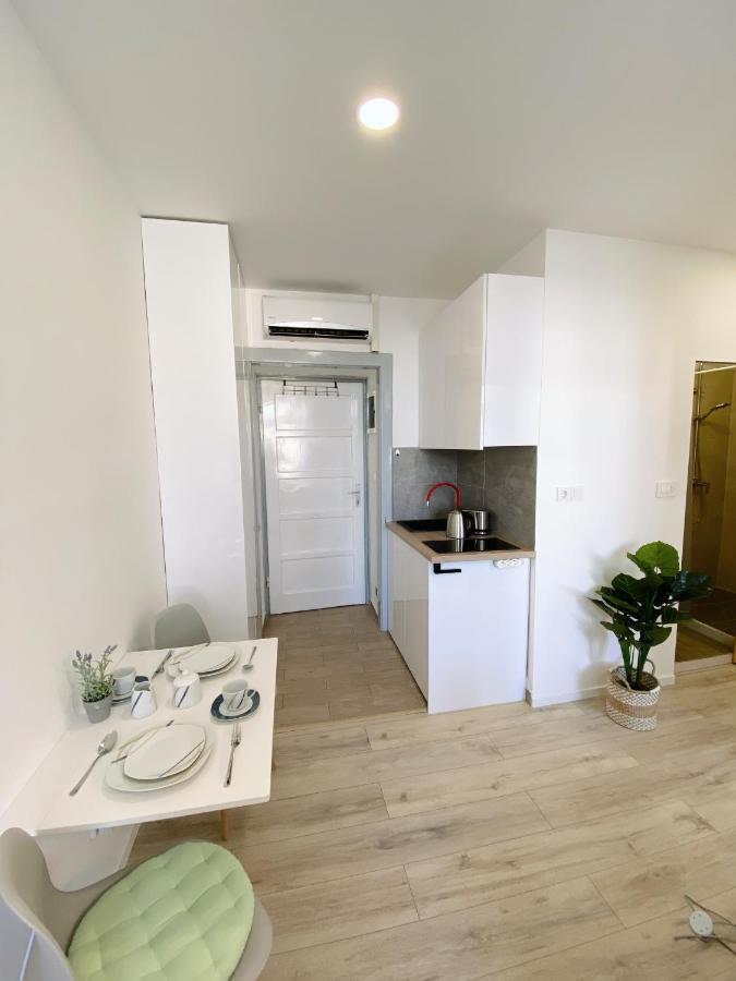Апартаменти New Stylish & Modern Studio Apart - With Sea View Пула Екстер'єр фото